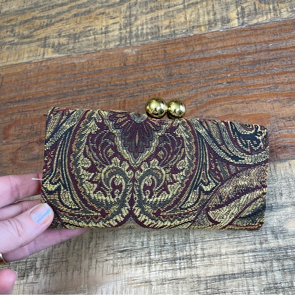 Braciano Gold Burgundy Tapestry Fabric Metallic Gold Accent Wallet - Picture 3 of 10